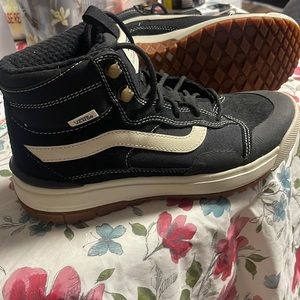 Women’s van boots